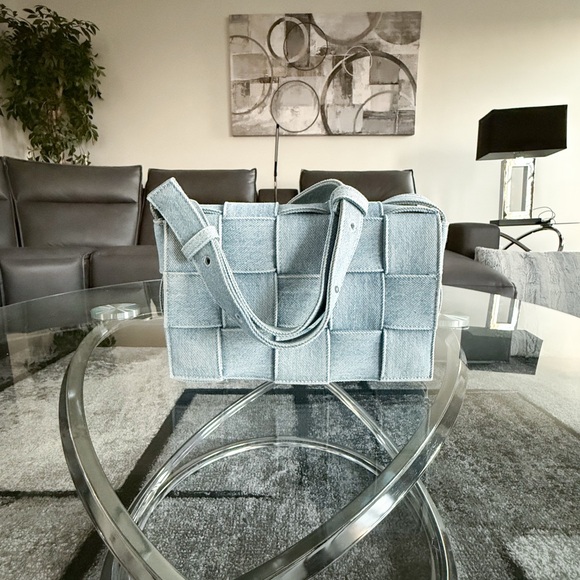 Authentic Bottega Veneta Denim Maxi Intrecciato Cassette Crossbody Bag - Picture 7 of 8